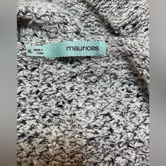 Womens Top Size XL Westport gray shimmer sweater maurices silver. - Picture 4 of 6